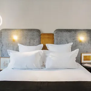 Handsome By Elegancia Hotel